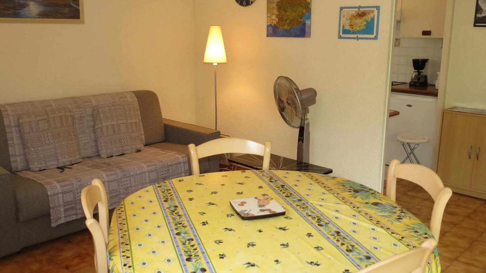 Charmant 2 Pieces Au Calme, Centre-Ville Sainte-Maxime, Clim, Proche Plage, Parking Prive. - Fr-1-780-50 צרפת
