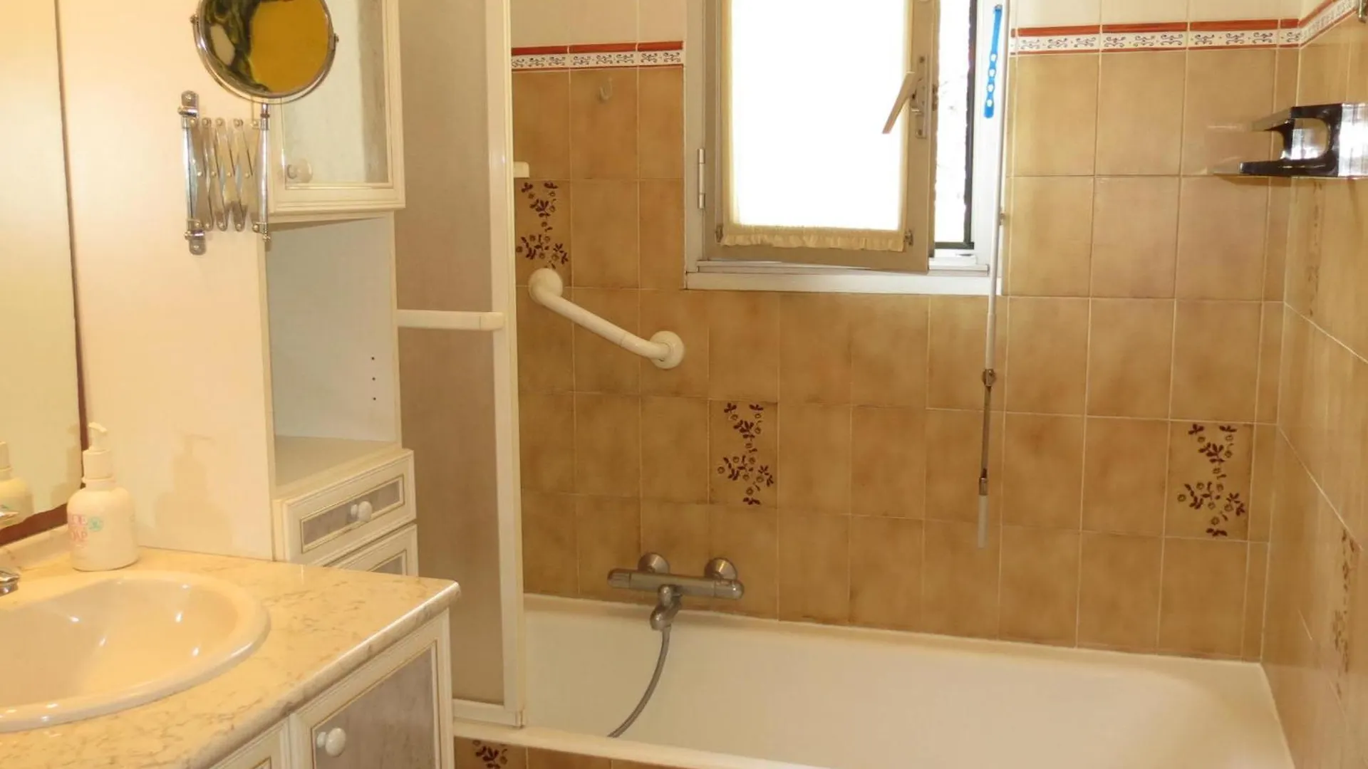 Charmant 2 Pieces Au Calme, Centre-Ville Sainte-Maxime, Clim, Proche Plage, Parking Prive. - Fr-1-780-50 סן-מקסים